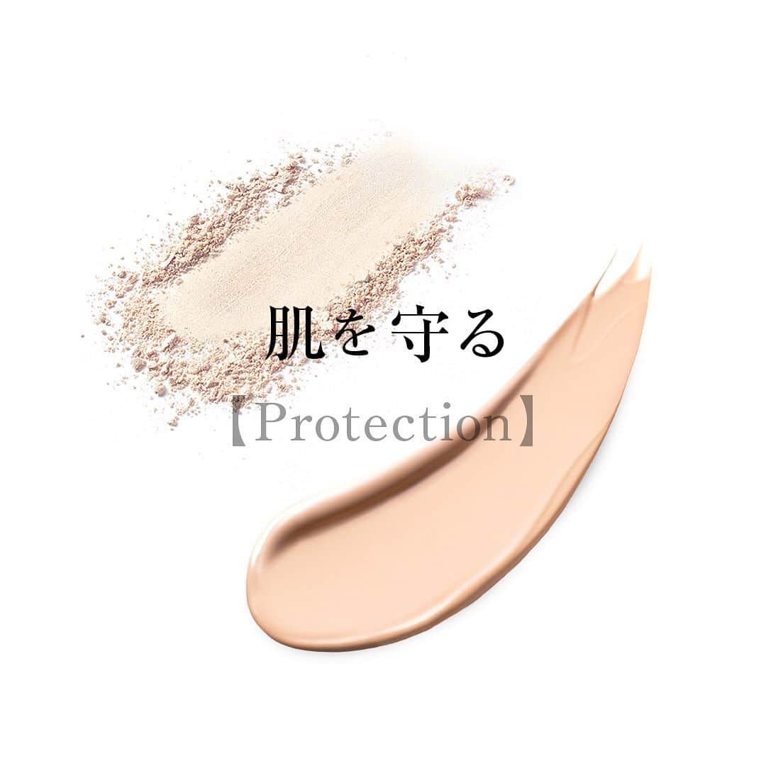 のインスタグラム：「. 🌱【MULTI  DEFENSE  POWDER】 - フェイスパウダー　-  軽やかなつけ心地ながら、 終日サラサラふんわり肌をキープできる 日焼け止め効果付きパウダー。  SPF50+ / PA++++ 国内最高数値の高い 紫外線防止効果ながら、 整肌植物エキスで外的要因から ダメージを受けにくい肌へ。  ✔国内最高数値 SPF50+ 　PA++++ ✔サラサラ肌を長時間キープ ✔肌荒れを防ぐ整肌植物エキス ✔肌の凹凸を整え滑らかな肌印象へ ✔メイクの上から塗り直せる高機能パウダー ✔付けたてからオフまで綺麗が続く  厳選された植物エキス □マンダリンオレンジ果皮エキス(保湿) □ヒナギク花エキス(肌荒れ防止) □セイヨウハッカ葉エキス(肌荒れ防止) □マヨラナ葉エキス(肌荒れ防止) □セイヨウトチノキ種子エキス(保湿)  クリア/ナチュラルベージュ スポンジ付き 6,300円（税抜／税込6,930円）  …………………………….  🌱 【CINQ Soin du Soleil】 -メイクアップベース-  「肌に優しく、心にも優しい」 守りケアする スキンケア発想のメイクアップベース。  SPF50+ / PA++++ 国内最高数値の高い 紫外線防止効果ながら 肌にやさしいスキンケア発想の ノンケミカル処方。  「5つのエッセンス」 「5つのオイル」の 優れたトリートメント効果により ゆるがない健やかで美しい肌を叶えます。  まるで美容液のような なめらかで瑞々しいテクスチャーは 素肌に溶け込み 「赤み」 「くすみ」 「シミ」 等の肌悩みを自然に補正し ゆるぎのない自信に満ちた肌へ。  ✔国内最高数値 SPF50+ 　PA++++ ✔ノンケミカル処方 ✔「5つのエッセンス」「5つのオイル」配合 ✔肌にやさしいスキンケア発想の美容液仕立て ✔「赤み」「くすみ」「シミ」などの肌悩みをコントロール ✔付けたてからオフまで綺麗が続く  📍紫外線から肌を守ると同時に 「赤み」「シミ」などの 肌ダメージを未然に防ぐ 『5 Essences』 ・ハイビスカス花エキス ・カミツレ花エキス ・イザヨイバラエキス ・グリチルリチン酸2K ・ユーカリ葉エキス  📍「心地よいなめらかなテクスチャー」と 「光を操り惚れ惚れするほどの艶」を叶える 『5 Oils』 ・スイカ種子油 ・ヨーロッパキイチゴ種子油 ・セイヨウハッカ油 ・ラベンダー油 ・ヤシ油  PBG/FBG 30g  4,400円（税抜／税込4,840円）」