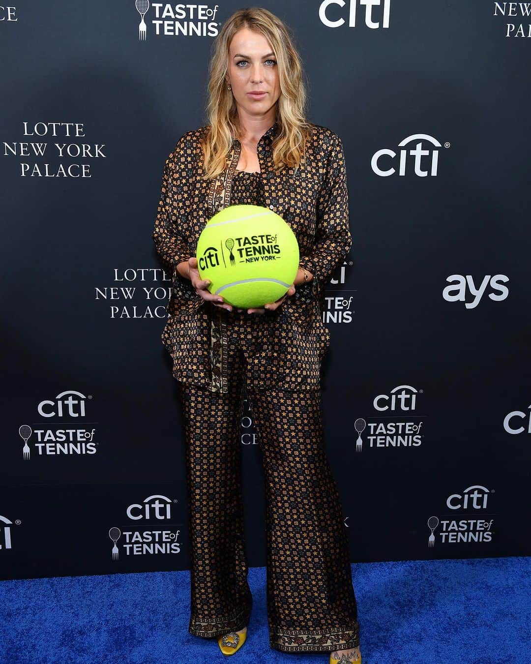 アナスタシア・パブリュチェンコワのインスタグラム：「@tasteoftennis 🎾💥」