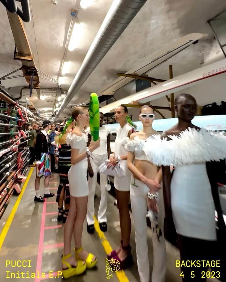 エミリオプッチのインスタグラム：「Backstage, Initials E.P. Show    Shot by @samyoukilis   #Pucci #InitialsEP」