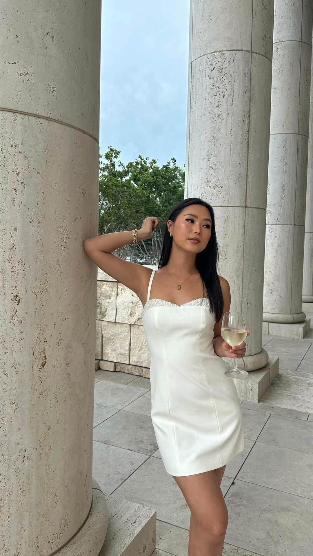 BCBGマックスアズリアのインスタグラム：「Frankie Mini Dress featuring @aimzyooon 🤍 #BCBGMAXAZRIA」