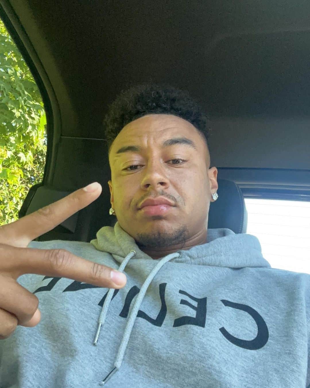 のインスタグラム：「✌🏾🌿❤️👌🏾🗣️」
