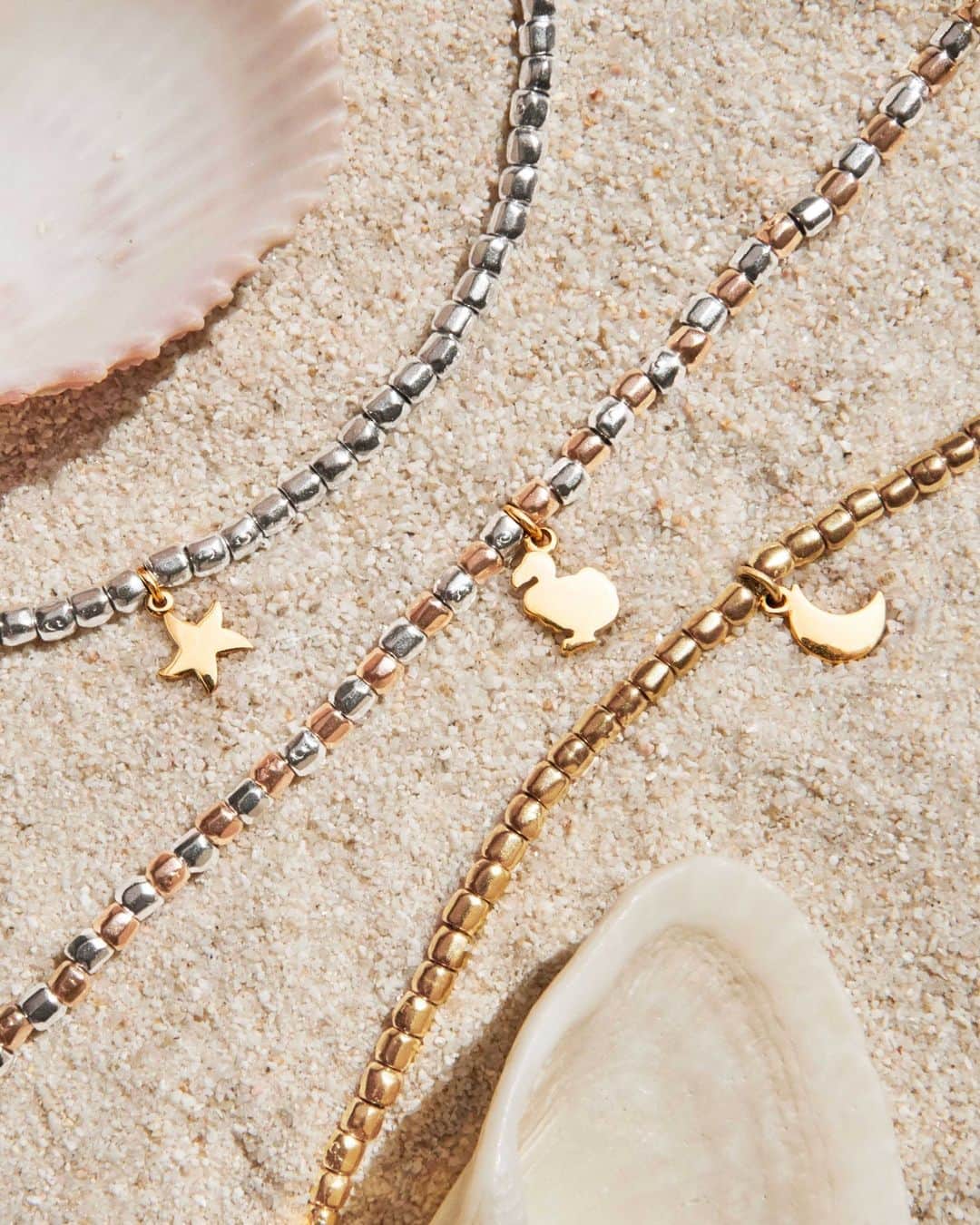 ドドさんのインスタグラム写真 - (ドドInstagram)「Like tactile grains of sand, Mini Granelli jewels are perfect to play with: combine them with a Moon, Star and the DoDo charm.​⁣ ​⁣ #DoDoSummer​⁣ #DoDoGranelli​⁣ #DoDoCharms​⁣ #DoDoJewels​」8月26日 1時00分 - dodojewels