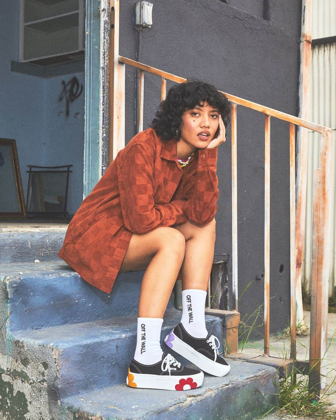 vans girlsさんのインスタグラム写真 - (vans girlsInstagram)「Create an exaggerated reality in the Authentic Stackform OSF. Available at the link in bio.」8月26日 1時00分 - vansgirls