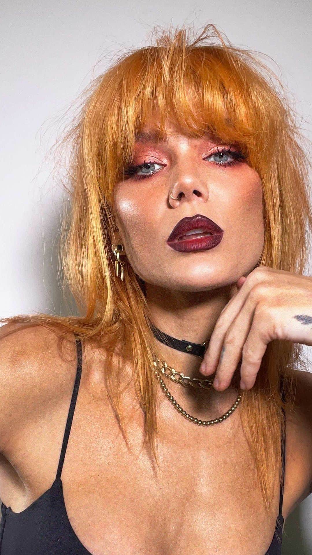 Linda Hallbergのインスタグラム：「Reklam för @lhcosmetics Ready for fall? You still have the chance to get your hands on some of my favorites from @lhcosmetics such as the Infinity Glam palette (50%off) and my fave multi use product Velvet couture (70%off) that I’m using in this video LHcosmetics.com ❤️」