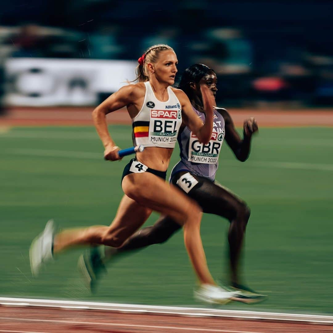 ハンネ・クレスさんのインスタグラム写真 - (ハンネ・クレスInstagram)「Ready for the 4x400m relay tomorrow ⚡️  Catch us at 20h07, heat 2, lane 5 🇧🇪 🐆 @belgiancheetahs  @wabudapest23   (Whoever took this picture, please let me know so that I can give you credit 🫶🏼)  #worldchampionships #trackandfield #relays #wabudapest23」8月26日 1時23分 - hanne.claes