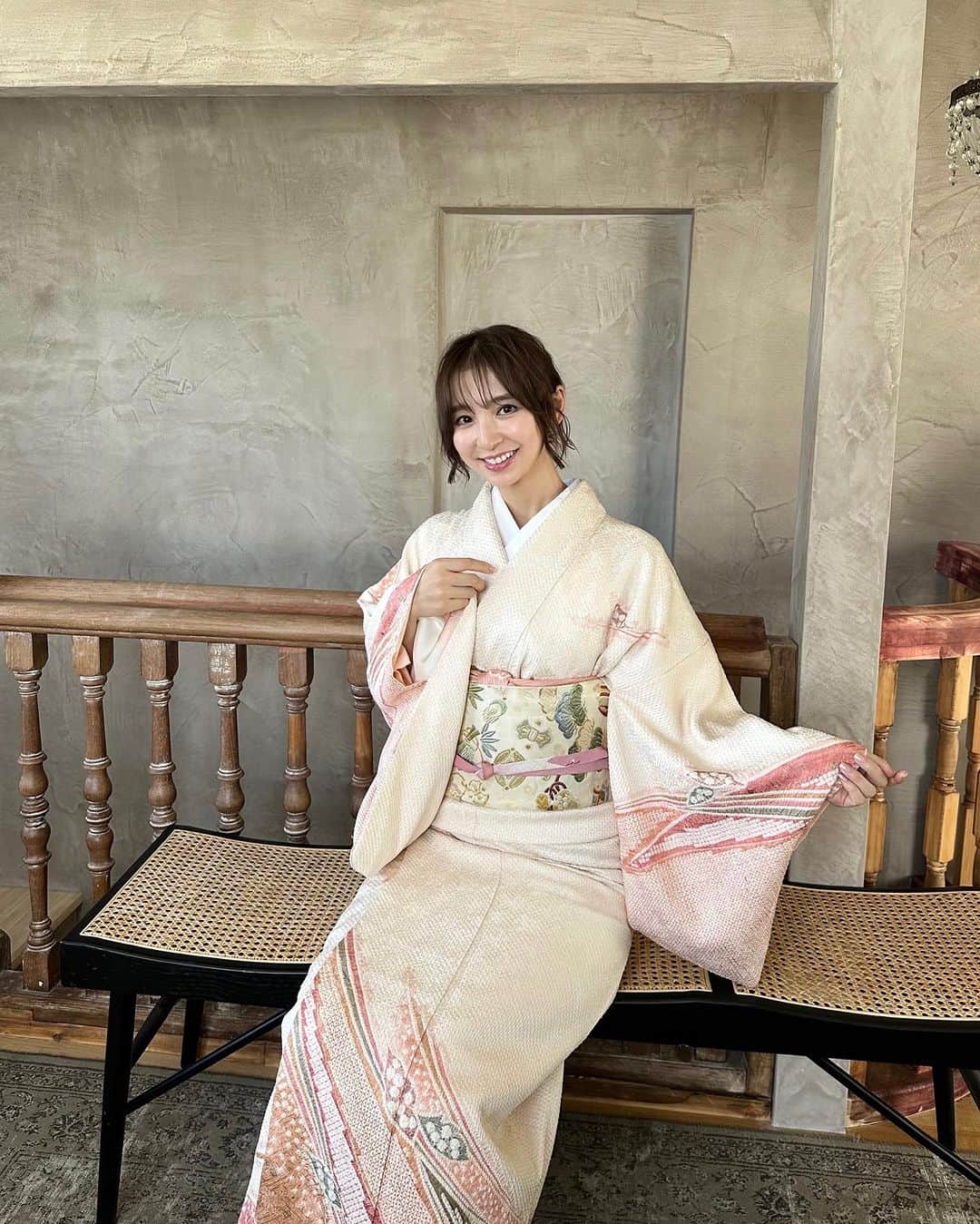 篠田麻里子さんのインスタグラム写真 - (篠田麻里子Instagram)「お着物👘似合う女性になりたいな。  まきさんにお借りして撮影で久々にお着物✨  日本の和🇯🇵良いね♡  #着物」8月25日 16時43分 - shinodamariko3