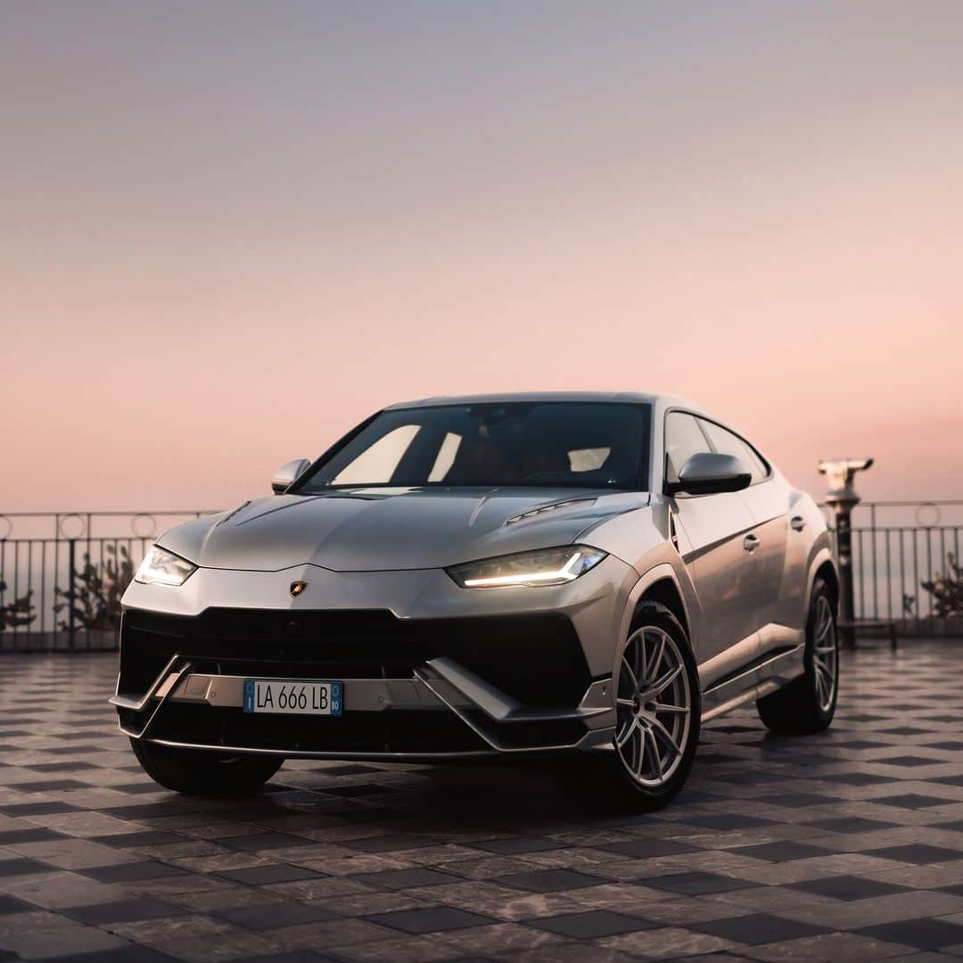 ランボルギーニのインスタグラム：「A sculpture on wheels. Designed to bring you everywhere with style, Urus S is the peak combination of strength and elegance. Get ready to experience an elevated luxury lifestyle with stellar performance on any terrain.  #Lamborghini #UrusS #ForBarRaisersOnly __ Urus S: fuel consumption combined: 14,1 l/100km (WLTP); CO2-emissions combined: 320 g/km (WLTP)」