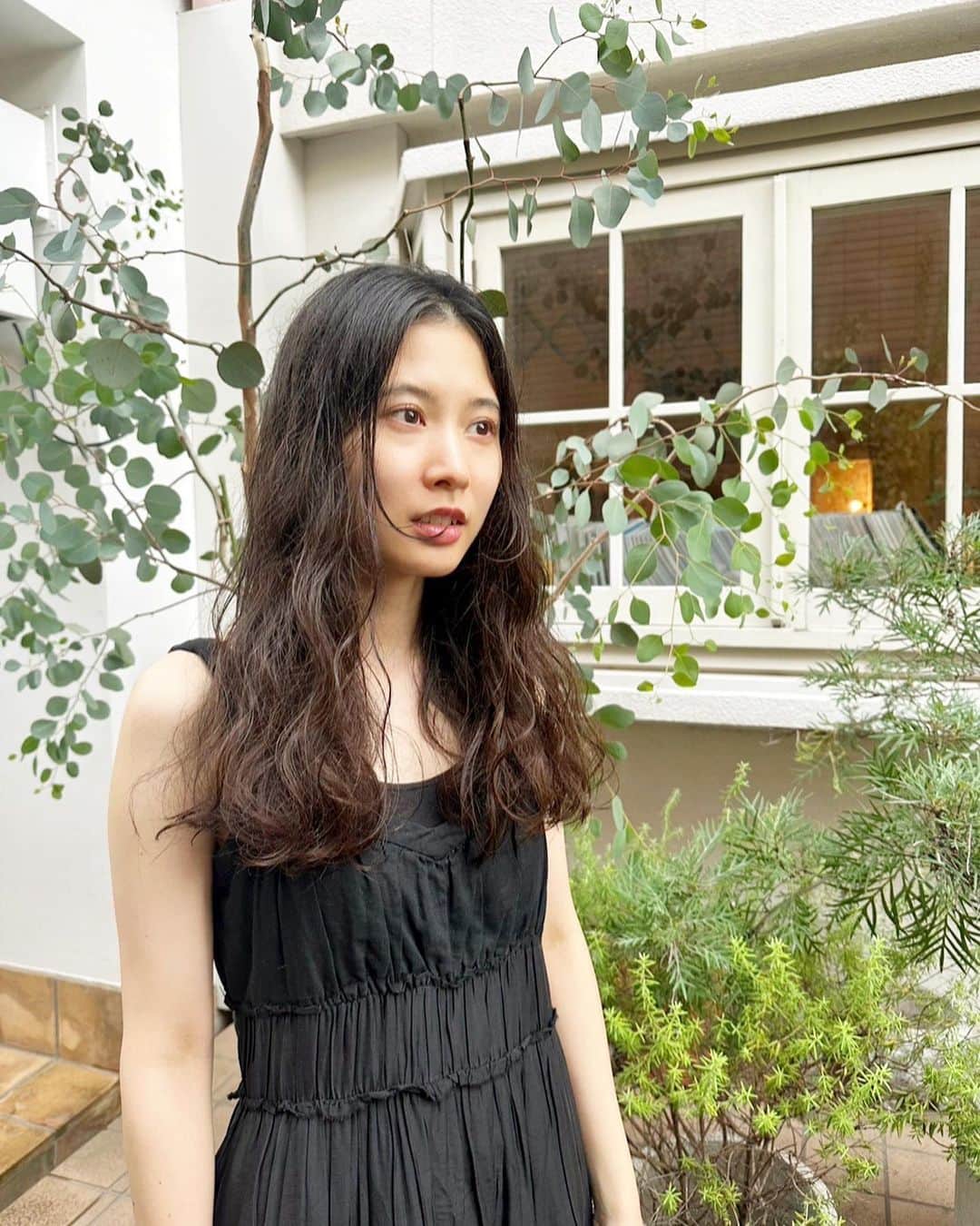 前田エマのインスタグラム：「Cut @moehatada ✂︎  natural curly hair」