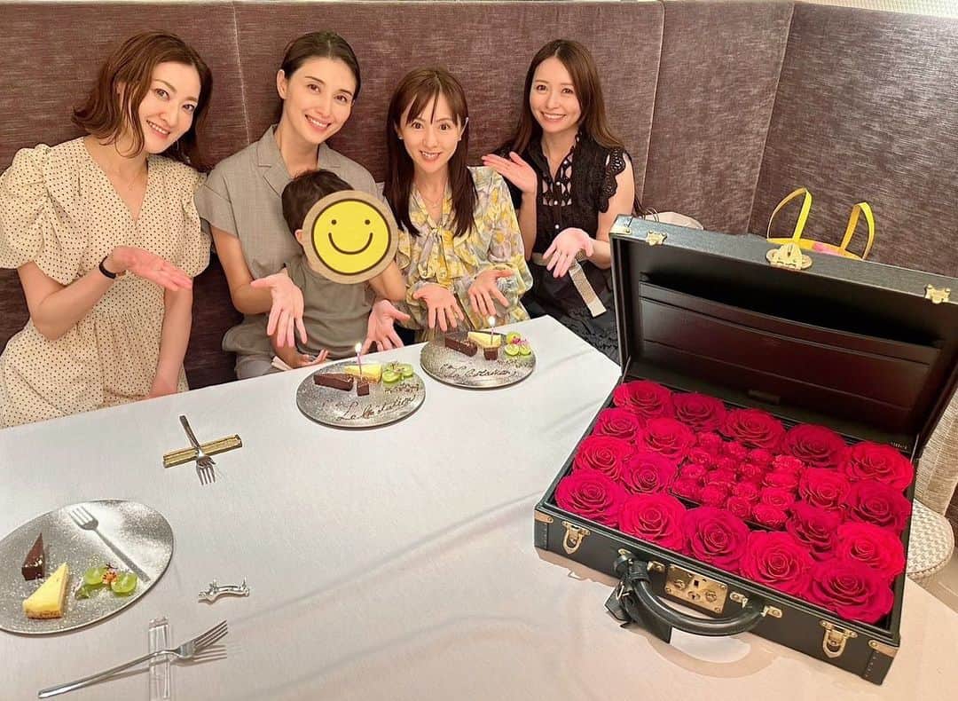 のインスタグラム：「お友達とみんなで家族会🥰 @ken.adonis.ginza 今回もお料理もおもてなしも最高でした💕 1日1組限定☺️子連れもいけるからありがたい🙏」