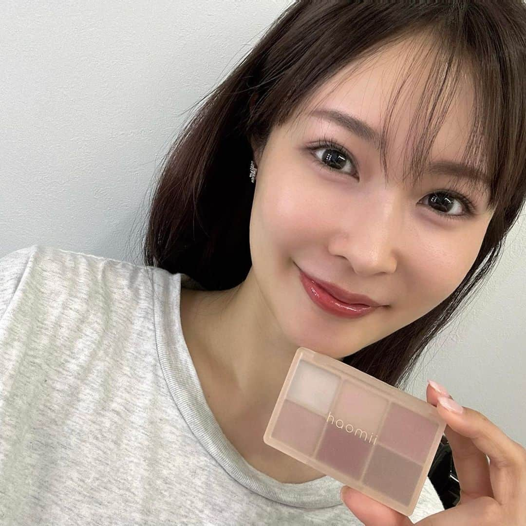 仁藤みさきさんのインスタグラム写真 - (仁藤みさきInstagram)「最近アイライナー引かずにシャドウだけで仕上げてて👁 haomiiの02番ローズムーン✨ ついでにリップもhaomiiのももゼリー🍑 くすみピンクのシャドウばっかり集まってくる  #haomii #ハオミー #ハオミーカクテルルーチェアアイパレット #ももゼリー」8月25日 17時35分 - misakinito