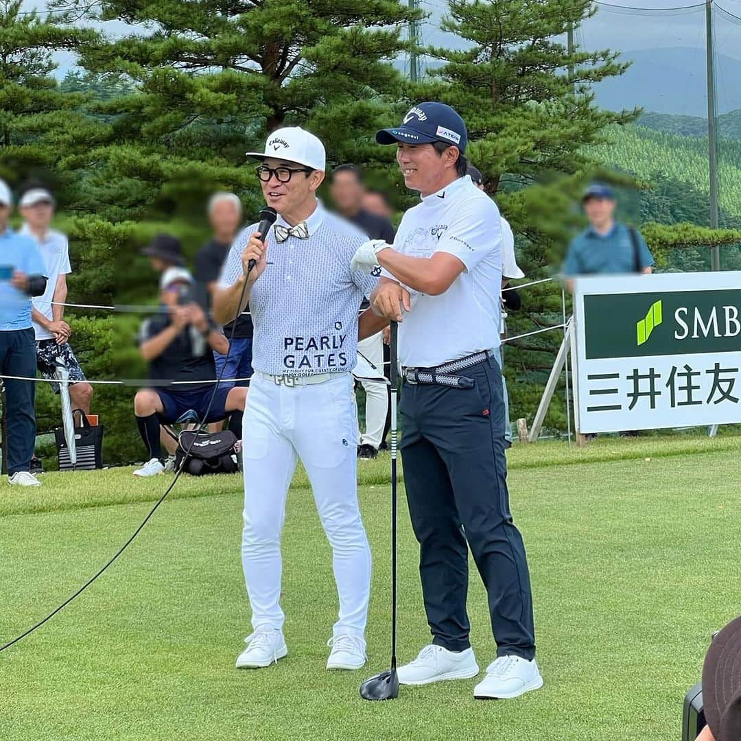 北川楓夏さんのインスタグラム写真 - (北川楓夏Instagram)「先日岩手のきたかみカントリー倶楽部で開催された トッププロが集結する東北最大級の真夏のゴルフフェスタ「岩手県オープンゴルフトーナメント」⛳️ 私も当日お手伝いをさせていただきました！  前日のチャリティーイベントから参加させていただき、トッププロのみなさんの競技外での姿も拝見いたしましたが 皆さんさすがエンターテイナーだなぁと思うくらい、明るくて気さくで、一緒に参加しているアマチュアの選手やギャラリーの方々を楽しませようと細やかな配慮されているなぁと感じました！ やはりゴルフってスコアや技術だけじゃなく、周りの方への気配り心配りがあってのスポーツだなと改めて思いました。😌  丸山茂樹プロや、深堀圭一郎プロ、そして今回は野球界からアマチュアで松坂大輔さんも参加されていました🏌️‍♀️ 深堀さんと同グループで東北高校の女の子も参加していて…堂々としたプレー！きっと次世代を担う選手になっていくんだろうなぁ！✨  ゴルフタレントとして活躍中の黒田カントリークラブさんとも会えて嬉しかった〜💓🤙🏻  大会のダイジェスト版が岩手めんこいTVで 8/26(土)14時から放送されます。 放送圏内のみなさんどうぞご覧ください。  #iwate #岩手 #北上 #golf#岩手県オープンゴルフトーナメント #きたかみカントリー倶楽部 #プロゴルファー #ゴルフ #ゴルフ女子 #ゴルフ初心者 #丸山茂樹 プロ #深堀圭一郎 プロ #松坂大輔 選手 #黒田カントリークラブ さん #岩手めんこいテレビ #岩手県オープン」8月25日 17時44分 - fuka.kitagawa