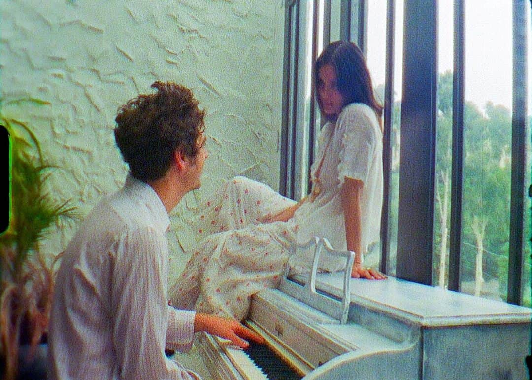 スカウト・ラルー・ウィリスのインスタグラム：「I’m so grateful to have collaborated on this song with the tenderest, most beautiful @hayes_bradley  He used my vocals to create the most lush, sensual, cozy landscape that you can crawl into for a while and get lost in the delicious present!  Take a listen to ‘try to remember’ out now on @secularsabbathrecords」