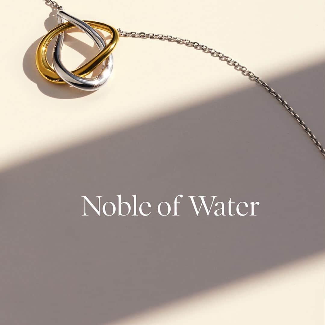 ４℃ / ヨンドシーさんのインスタグラム写真 - (４℃ / ヨンドシーInstagram)「【Noble of Water】  ４℃の由来である“水”  あらゆる環境の中でしなやかに姿を変えていく水の形をイメージした「Noble of Water」  流れるようなラインが洗練された輝きを放つ ジュエリーコレクション   ネックレス ¥22,000(税込) SILVER(11223-412-0901)    #ヨンドシー #ジュエリー #ブレスレット #ネックレス #ピアス #リング #プレゼント #ギフト #ご褒美ジュエリー #ご褒美 #ファッション #コレクション #jewelry #bracelet #necklace #ring #piercedearrings #present #gift #fashion #fashionjewelry #collection #112234120901」8月25日 18時01分 - 4c_jewelry