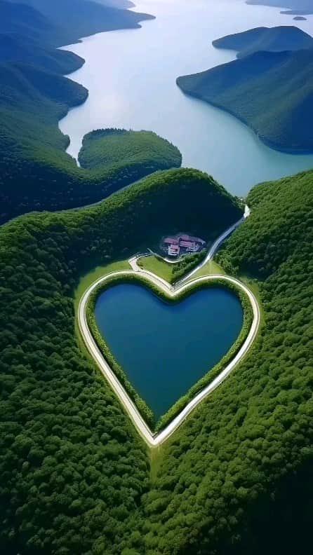 Padgramのインスタグラム：「❤️Beautiful place!  Credits by 🎥@naturesms   #pgdaily #pgstar#pgcounty #beautiful #planetgo#planet #planetearth #amazing #awesome #nature #beautiful_destinations #beautifulday #beautifulearth #beautifulplanet」
