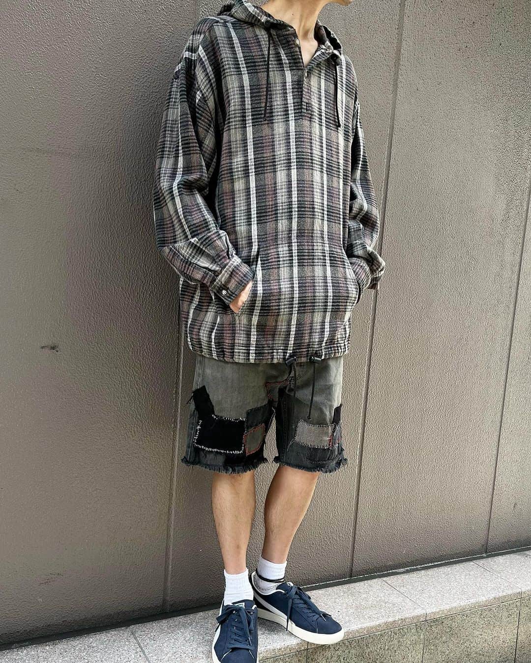 ジャムルのインスタグラム：「90's プルオーバー フードネル ¥8000+tax(8800) . USA製 LEVI'S 501 BLACK クラストショーツ ¥12500+tax(13750) .  WEB SHOPに入荷しております。 是非ご覧ください。 jammru.com  #お問い合わせはお電話で承ります #jammru #osaka  #fashion  #streetstyle  #streetfashion  #vtg  #vintage  #used  #usedclothing  #古着 #古着屋 #ファッション #70s #80s #90s」