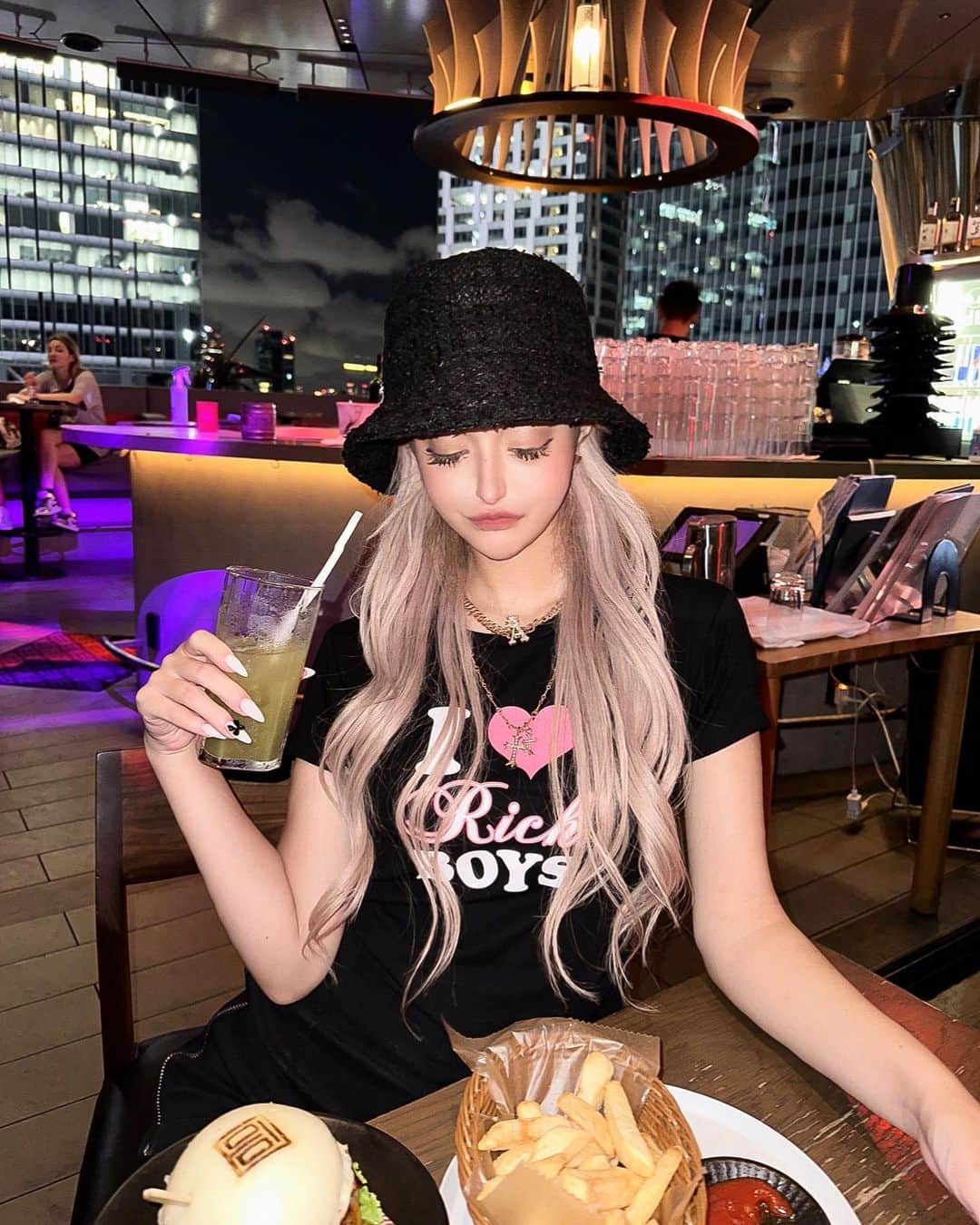 アンジェリカのインスタグラム：「🎟️🫶🏻💞 ━━━━━━━━━━━━━━━  3人で語ってきた♡♡わら」