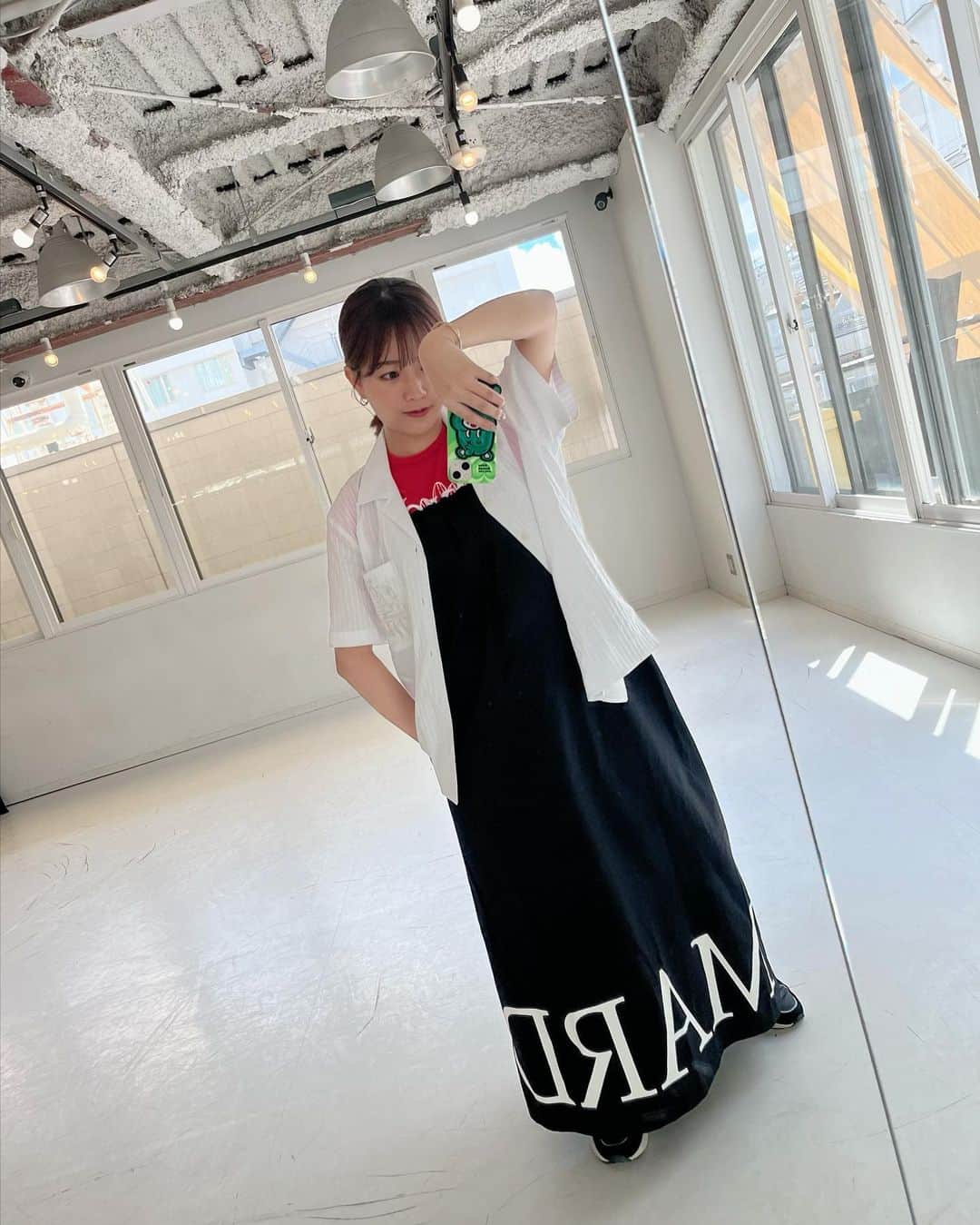 中川絵美里さんのインスタグラム写真 - (中川絵美里Instagram)「🌼  取材競技に合わせていつもよりカジュアルな衣装に。 細部まで可愛かった！！  shirt&T-shirt&one-piece @mardi_mercredi_japan   shoes @newbalance   #衣装」8月25日 18時48分 - emiri_nakagawa