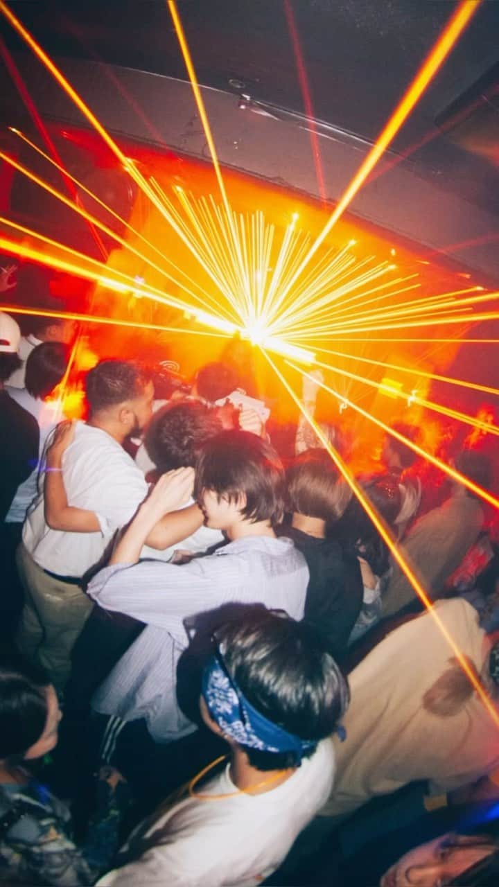 東京DANDYのインスタグラム：「ELECTRICAL DANCE RAVE at @mitsuki_tokyo hosted by Himawari and Ryota. With an all star lineup of YOHJI IGARASHI, Gucci Romero, Major Koglazer, diSkrillex, Nicki Himaj, David Ryotta and tam.i.am. Took out my old camera for early 2010’s level fun midweek summer 2023.」