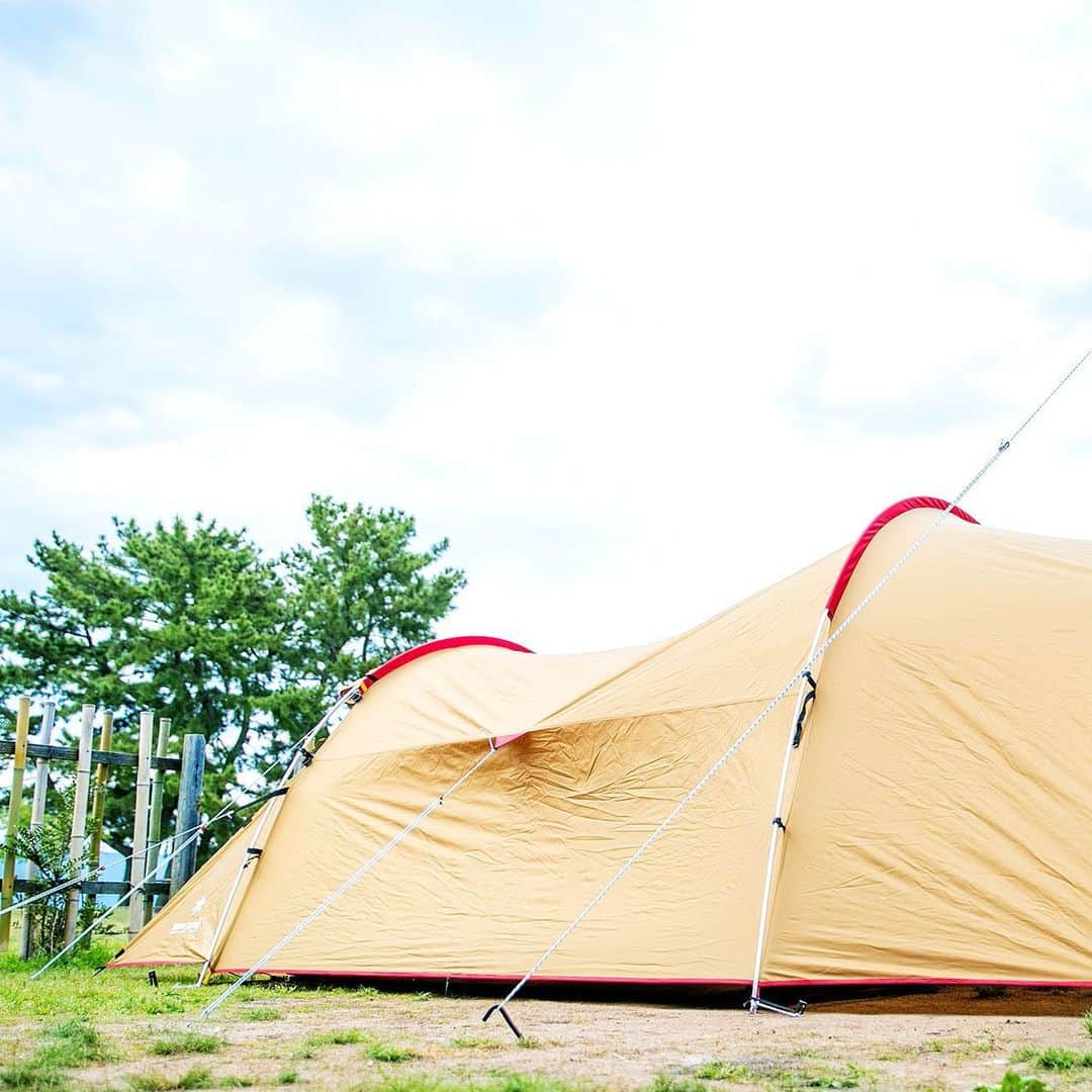 キャンプ情報サイト［ランタン］さんのインスタグラム写真 - (キャンプ情報サイト［ランタン］Instagram)「CAMP SMILE STYLE ／ 撤収後は来た時よりきれいに！ キャンプサイトはマナーよく使う ＼ いろんなキャンパーのキャンプスタイルを現地取材と一般キャンパーからの投稿で数多く掲載してます。 . . 詳しくは @lantern.camp webサイトをご覧ください . . #camp #camping #camplife #outdoor #travel #trip #lantern_smile #キャンプ #キャンプ用品 #アウトドア #テント #自然 #旅行 #キャンプ初心者 #キャンプ好きな人と繋がりたい #アウトドア好きな人と繋がりたい #camper #外遊び #キャンプスタイル #マイアミ浜オートキャンプ場 #グループキャンプ #グルキャン #SOTO #ソト #レギュレーターストーブ #Coleman #コールマン #焚き火台 #snowpeak #スノーピーク」8月25日 18時56分 - lantern.camp