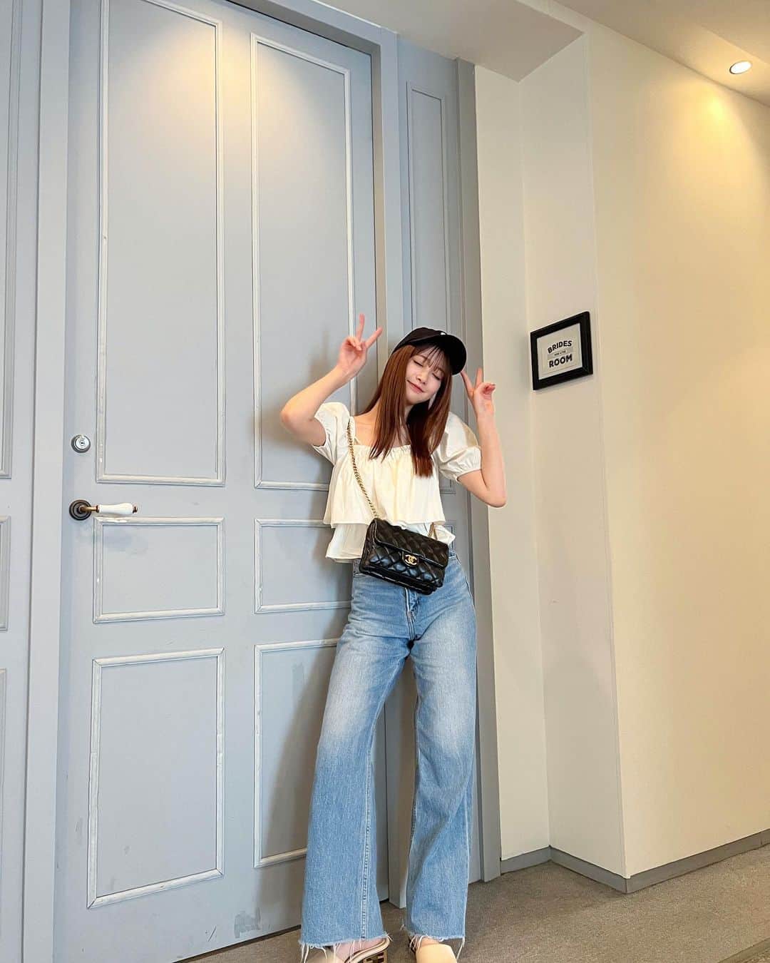 のインスタグラム：「トップスとキャップは韓国で買いましたどこのか分からない💭   #めるのふく」