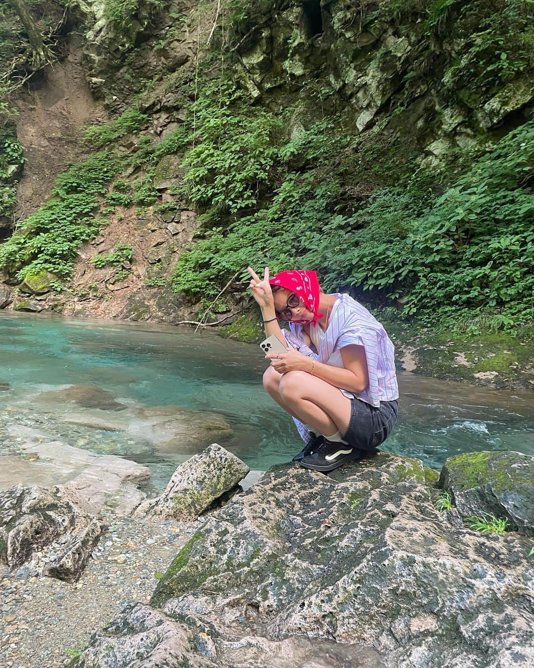 浅倉カンナのインスタグラム：「自然最高っ🌱 赤ずきん🔴笑」