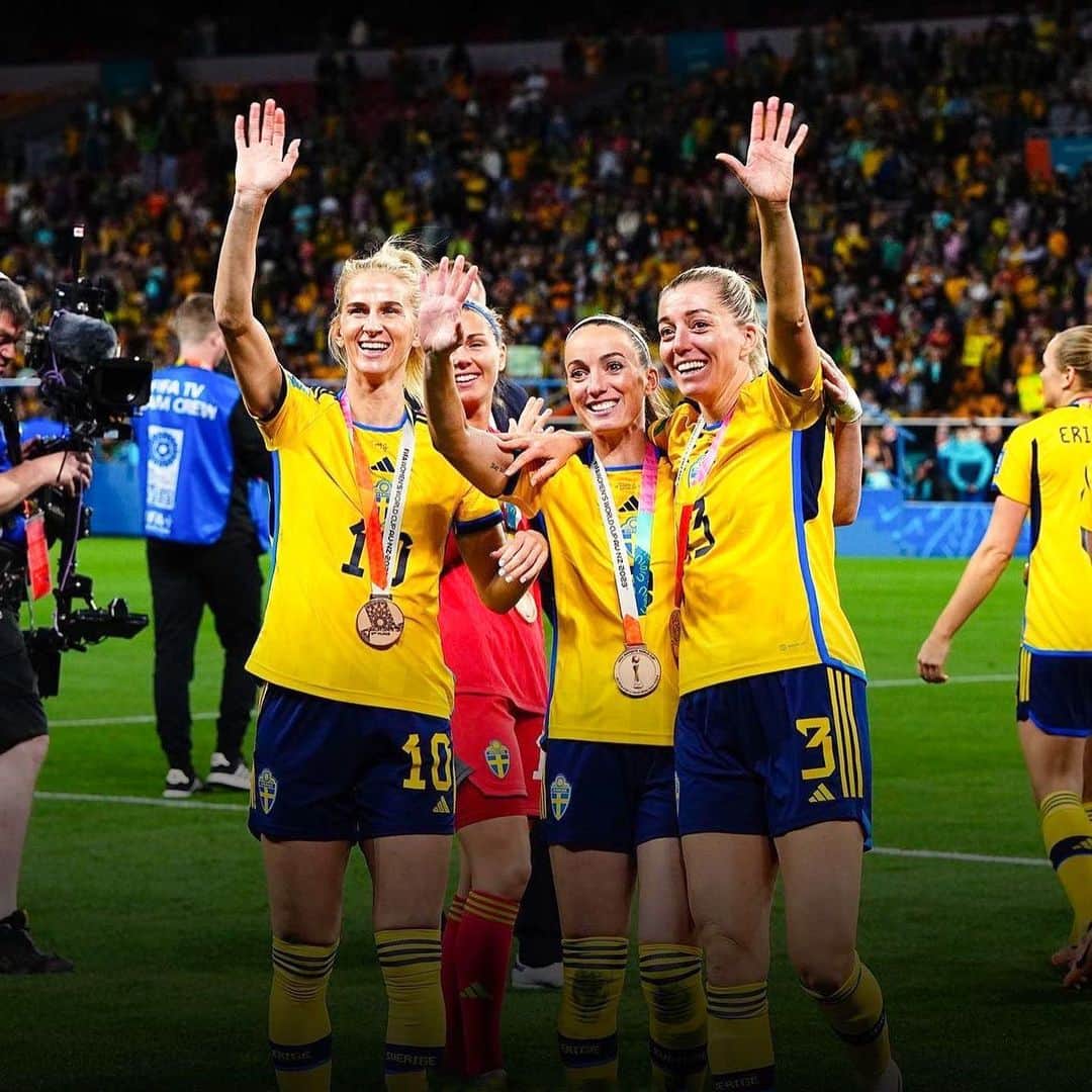 のインスタグラム：「Historical day for Swedish football. 📝 For the first time ever we are officially ranked number 1 in the World. The result of 4 medals in the last 4 tournaments. 🇸🇪」