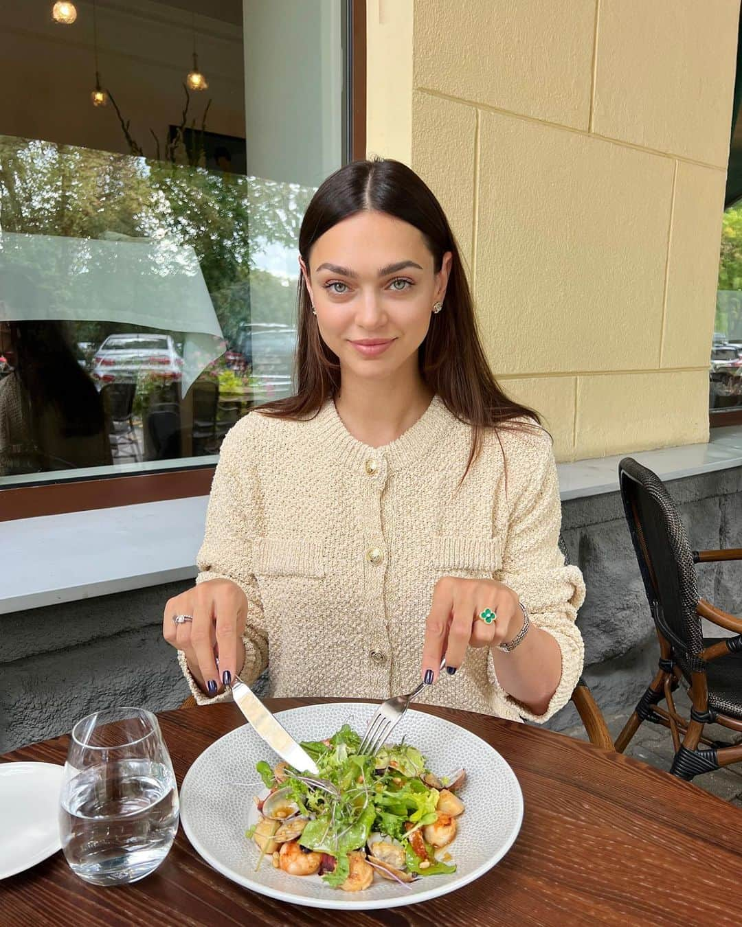 Zhenya Katavaのインスタグラム：「Summer time 🌾」