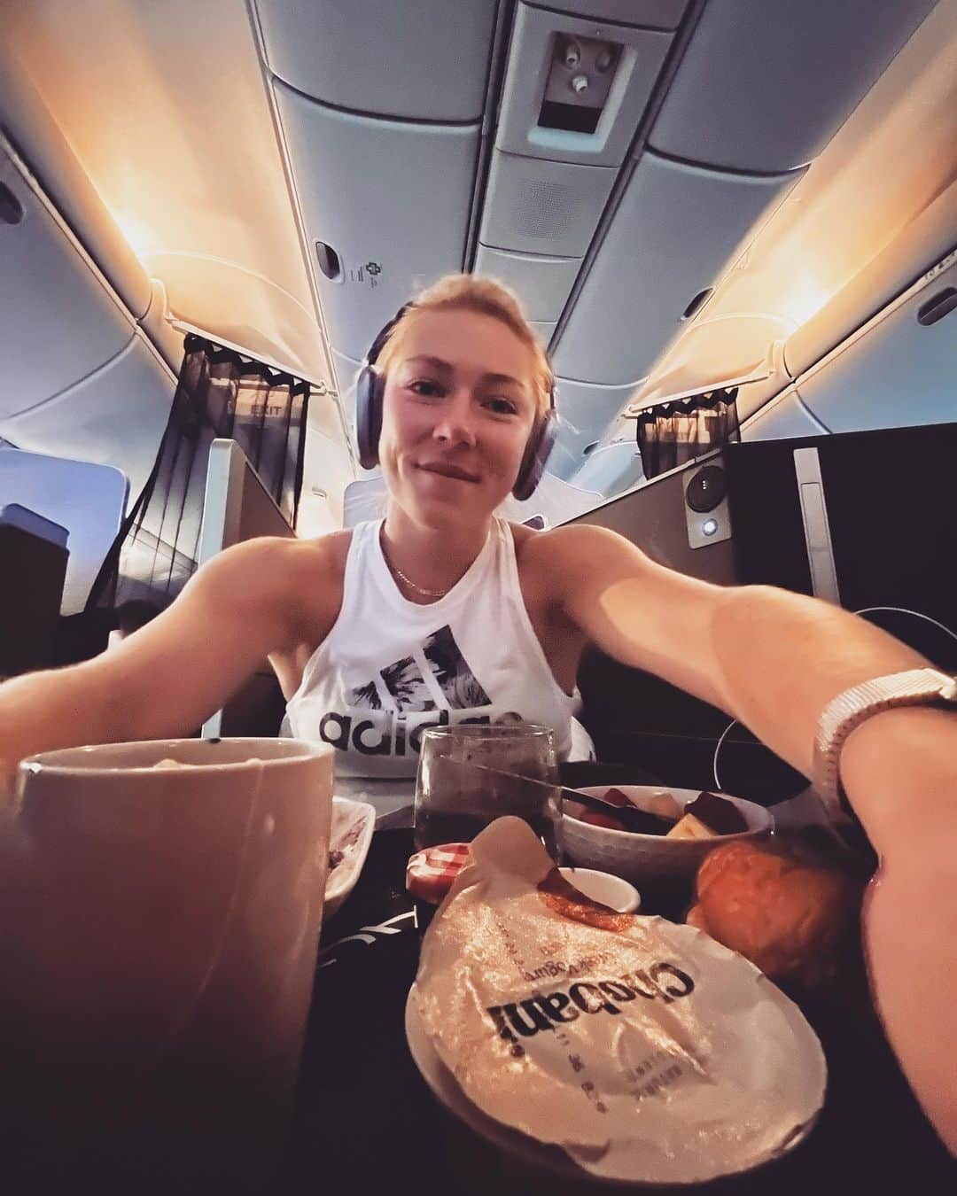 ミカエラ・シフリンさんのインスタグラム写真 - (ミカエラ・シフリンInstagram)「Guess it’s about that time to go *do* the thing 🥴✈️🌎⛷️⛄️」8月25日 19時44分 - mikaelashiffrin