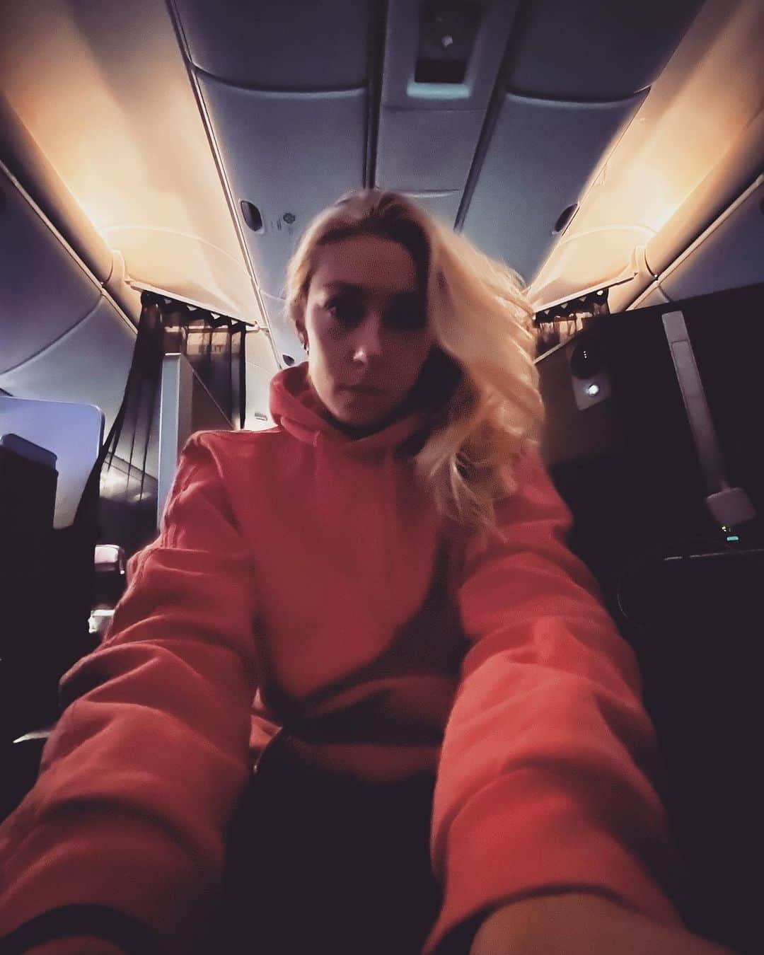 ミカエラ・シフリンさんのインスタグラム写真 - (ミカエラ・シフリンInstagram)「Guess it’s about that time to go *do* the thing 🥴✈️🌎⛷️⛄️」8月25日 19時44分 - mikaelashiffrin