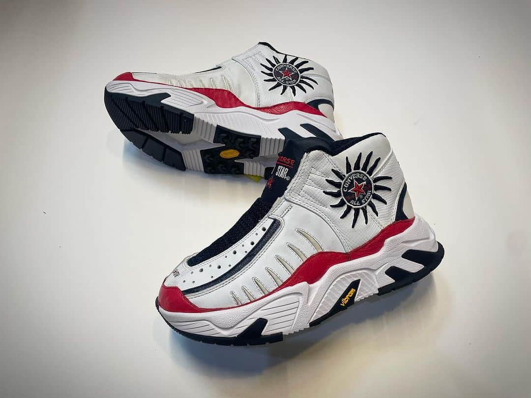 Sneaker At Randomのインスタグラム：「ビブラムソールでソールカスタムしました。 ご依頼ありがとうございました。  P.S. バスケワールドカップ楽しみ  #sneakeratrandom#スニーカーアトランダム#junkyard#ジャンクヤード#sneaker#スニーカー#スニーカー修理#スニーカーカスタム#市川#本八幡#高円寺#心斎橋#angeluspaint#アンジェラスペイント#arata#アラタ#vibram#ビブラム#aj1 #newbalance #nb #ロッドマン #nike #converse #allstarconverse #rodman  #バスケットボール #バスケワールドカップ #basketball #akatsukijapan」