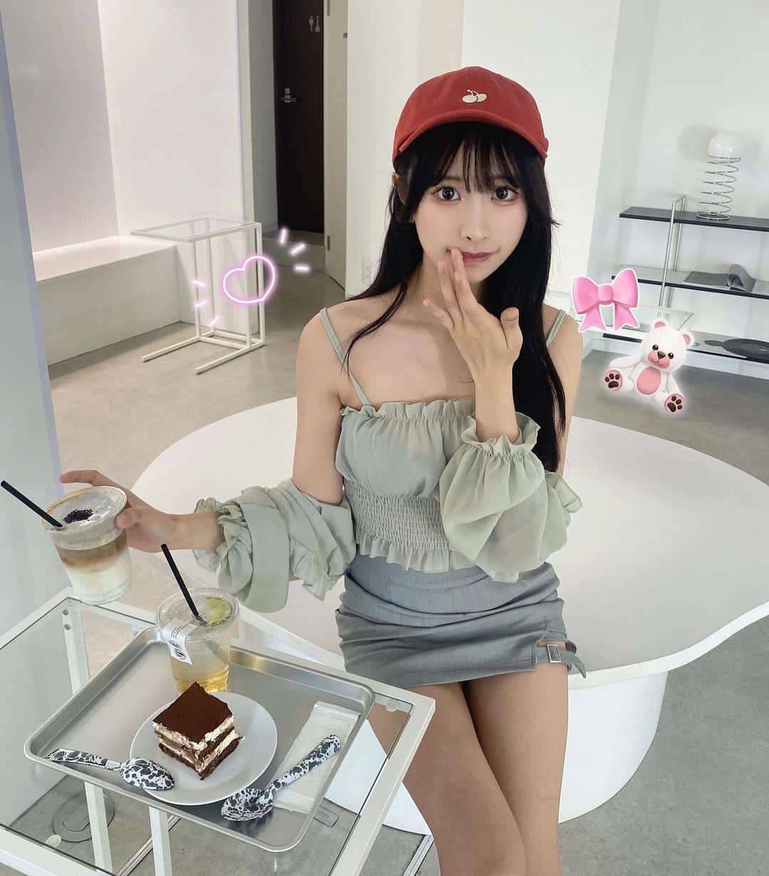 藤川らるむのインスタグラム：「白の世界🤍🧸🤍」