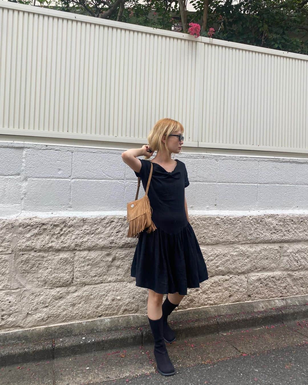 柴田紗希さんのインスタグラム写真 - (柴田紗希Instagram)「お気に入りです♡♡♡ @minitmute の新作さん。 しっかり入るけど大きすぎないちょうど良いサイズ。 最近毎日🫶🏻 ワンピースは古着。絶妙な丈。」8月25日 19時59分 - shibasaaki