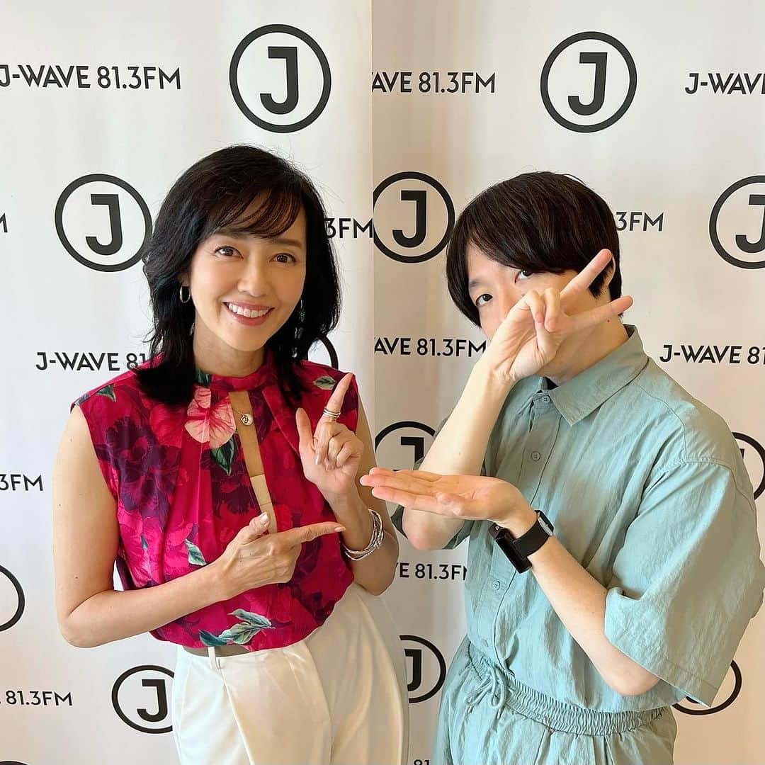 早見優のインスタグラム：「Thanks for having us today on J-Wave All Good Friday! And thank you for playing our latest release SHAMPOO Night Tempo feat. Yu Hayami  #jwave #radio #music #shampoo #ラジオ #音楽 #lilico さん #稲葉友 さん」