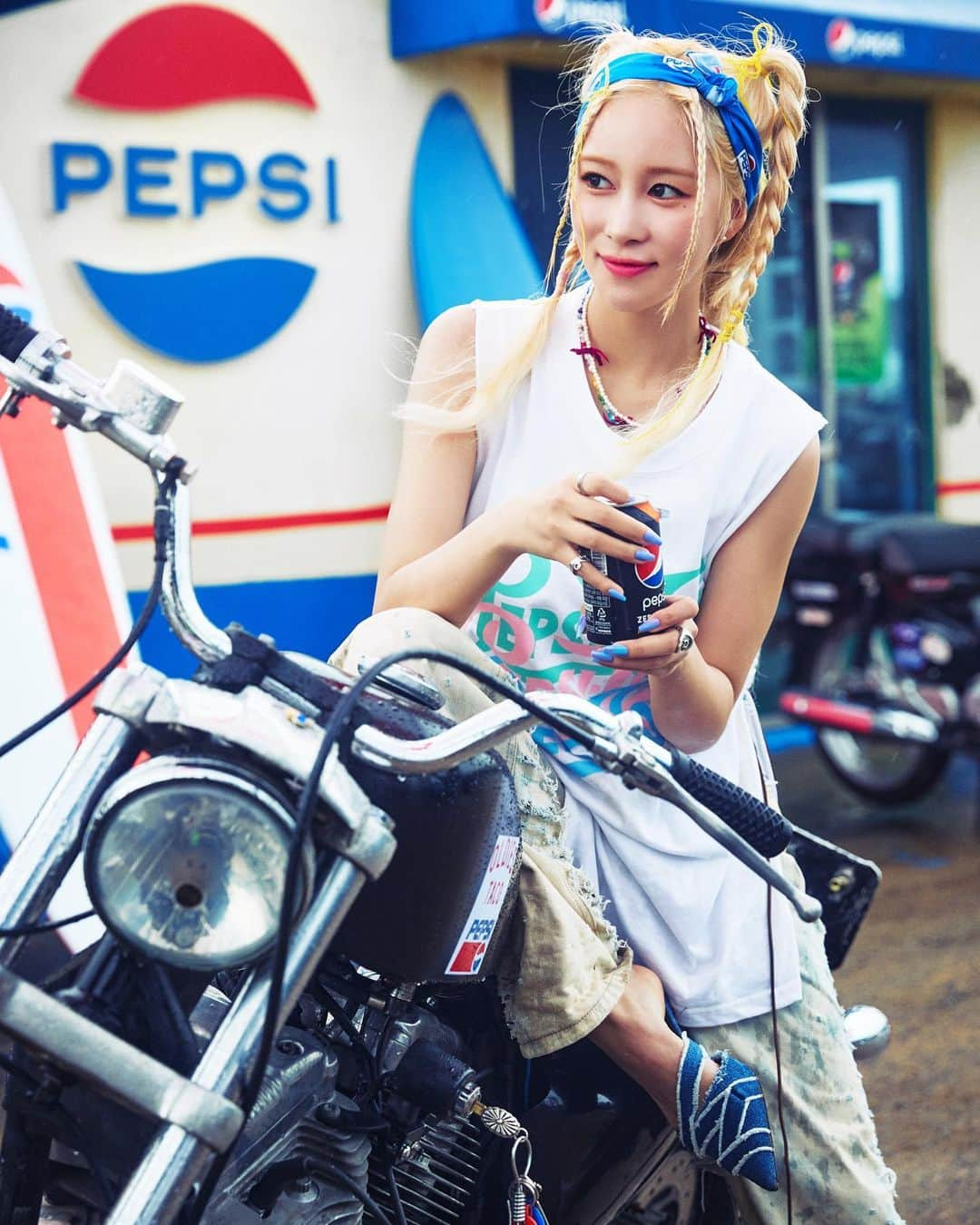 ダヨンさんのインスタグラム写真 - (ダヨンInstagram)「시원💙 #pepsi #펩시 #앳스타일 #AD」8月25日 20時17分 - dayomi99