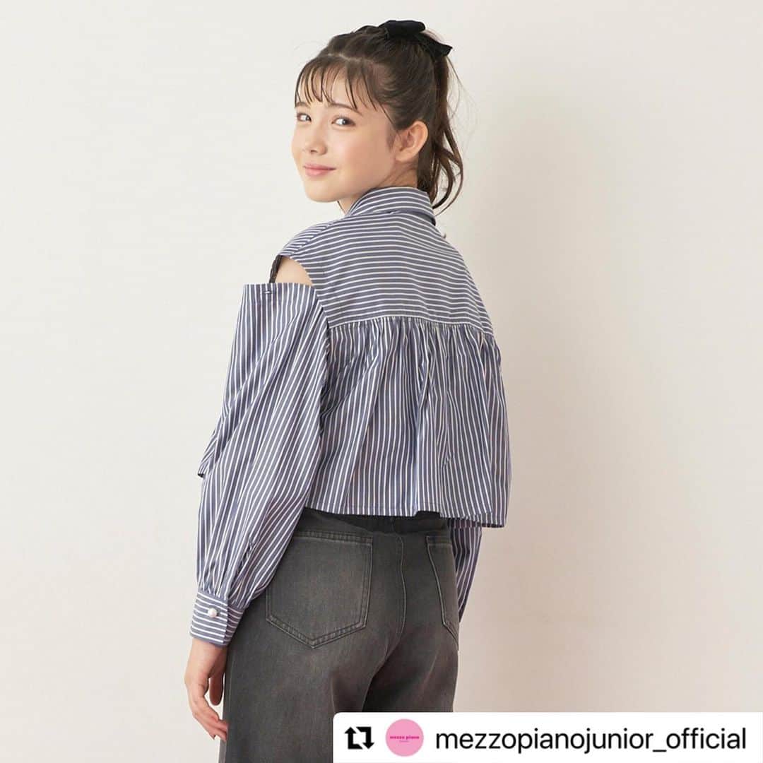 のインスタグラム：「#Repost @mezzopianojunior_official with @use.repost ・・・ . 『ITEM』  この秋1枚は欲しいシャツアイテム！ショート丈でさっと着るだけでトレンドコーデの完成！ウエストフィットでルーズなシルエットの新作デニムや人気のカーゴパンツを合わせて♡  ◆パールボタンシャツ＆タンクトップセット（8133229）15,290円 ◆ルーズストレートデニムパンツ（8133117）16,390円 ◆【吸水速乾】カーゴパンツ（8133112）16,390円  ｡.｡･.｡*ﾟ+｡｡.｡･.｡*ﾟ+｡｡.｡･.｡*ﾟ+｡｡.｡･.｡*ﾟ+｡｡.｡･.｡ INFORMATION mezzo piano junior 秋のWEBカタログ公開中！ 松尾そのまちゃん @sonopy526 が最新の秋コレクションを着こなしているよ！ ⁡｡.｡･.｡*ﾟ+｡｡.｡･.｡*ﾟ+｡｡.｡･.｡*ﾟ+｡｡.｡･.｡*ﾟ+｡｡.｡･.｡  @narumiyaonline_official #メゾピアノジュニア #mezzopianojunior #メゾピアノ #mezzopiano #小学生 #JS3 #JS4 #JS5 #JS6 #女の子コーデ #ジュニアファッション #2023AUTUMNCOLLECTION #松尾そのま」