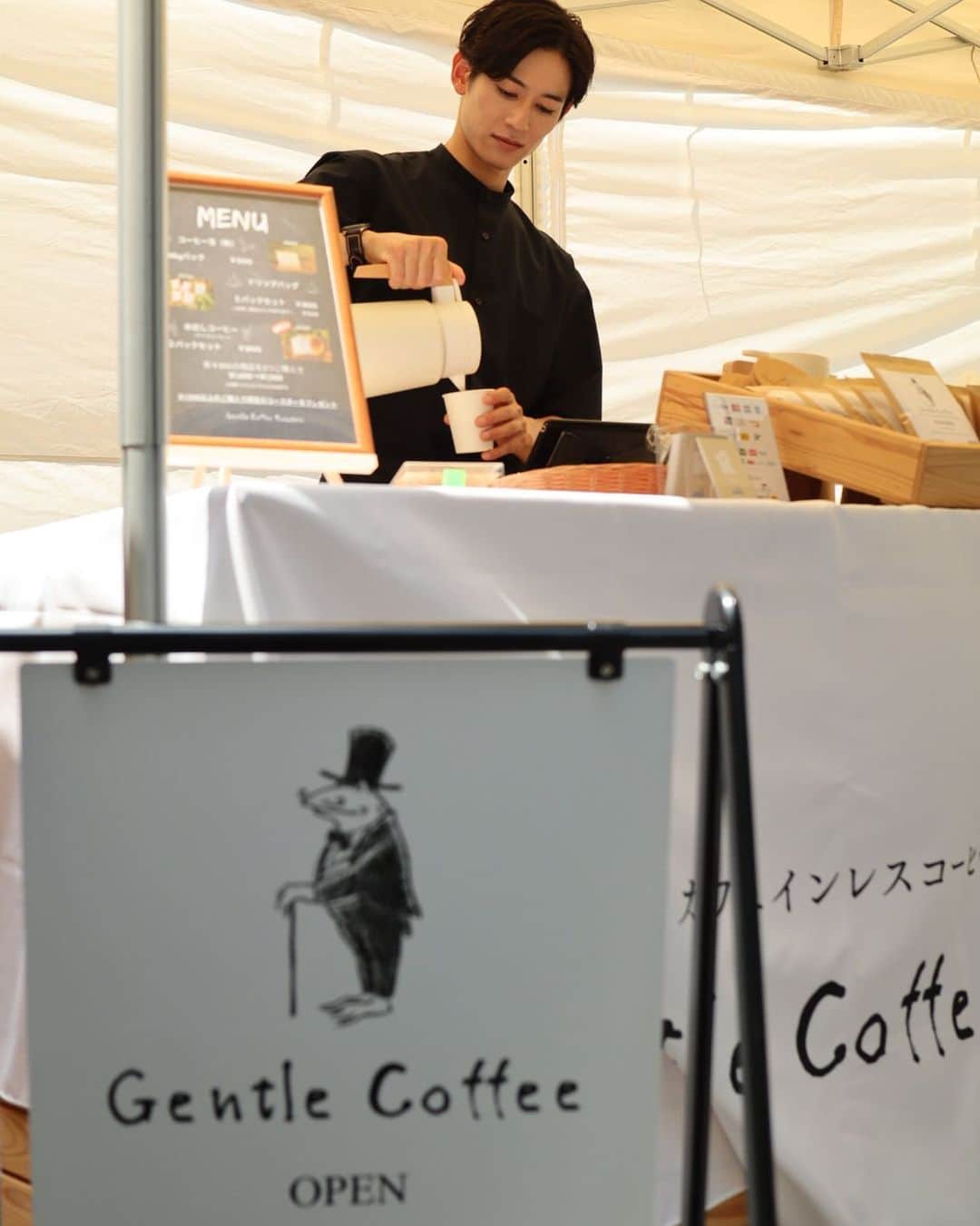 のインスタグラム：「TOKYO TORCH Market  ありがとうございました！！  名古屋から来てくださった方や初めましての方もいて、暑い中本当にありがとうございました。  次の出店も楽しみです。  #coffee #coffeespecialist #cafe #コーヒー #カフェ #コーヒースペシャリスト #☕️ #コーヒー好きな人と繋がりたい #コーヒーのある暮らし #コーヒー豆」