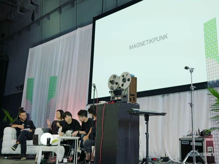 Open Reel Ensembleのインスタグラム：「23.08.22 | MUTEK Forum [Q&A: Reel-to-reel artist talk & demonstration] ⁡ We talked for an hour about the "MAGNETIKPUNK World" and about "THEORY OF DIMENSION-SCRATCHER". ⁡ (We also did a demonstration performance) ⁡ Thanks for a great session, @mauricej___ and @mkrsa !! ⁡ ⁡ #MUTEK #montreal #TARDIS #MAGNETIKPUNK #openreelensemble #eiwada #reeltoreel #tape #analog」