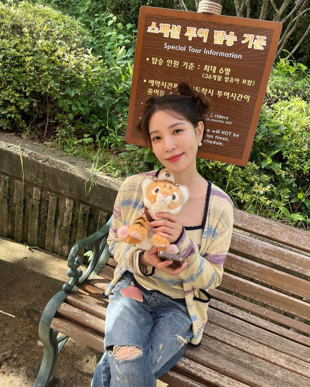 BoAのインスタグラム：「🐼보바오 in SAFARI🐯  https://youtu.be/hU1yHaTvdOg  #보아 #BoA @boakwon  #보바오푸바오 #에버랜드」