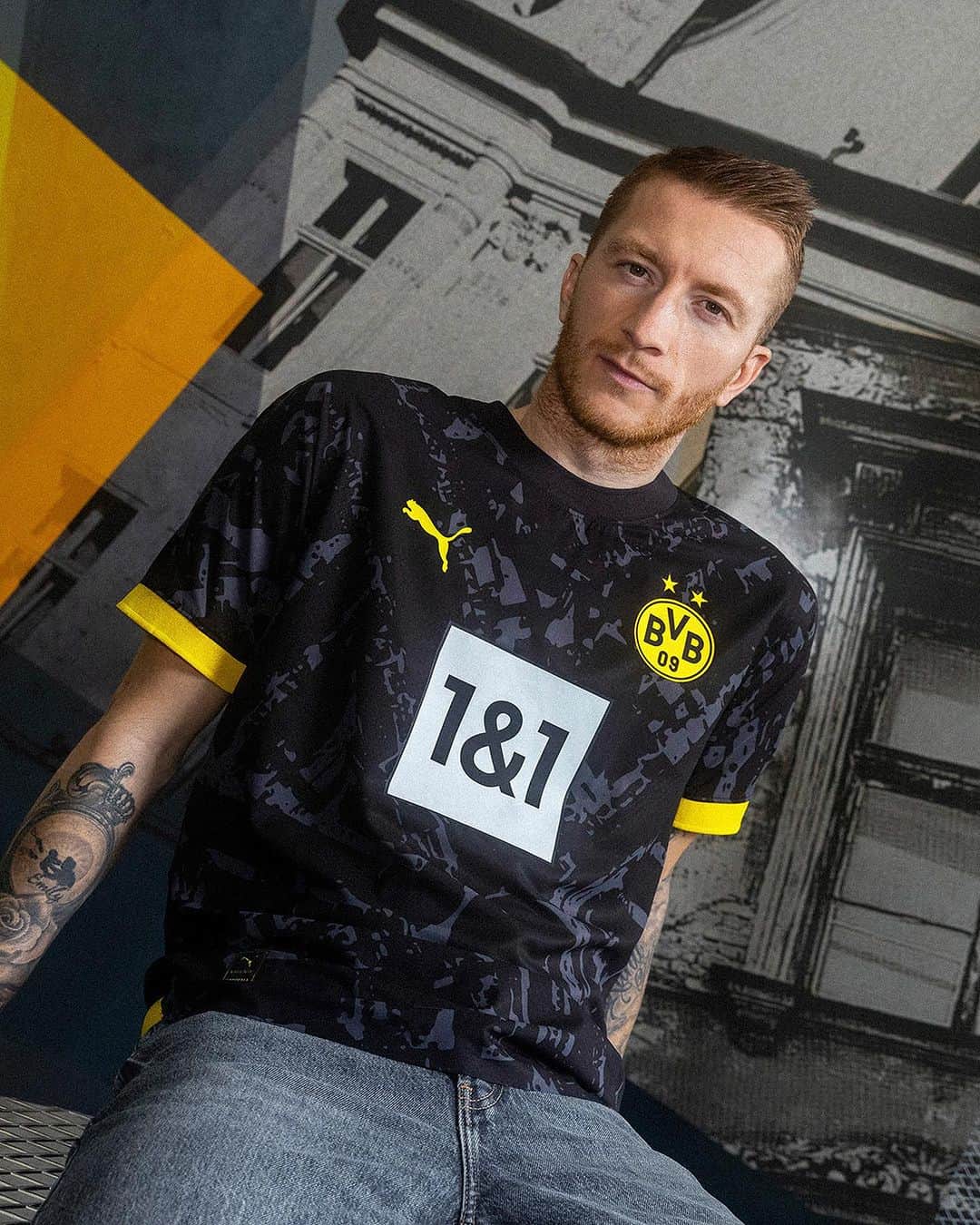 PUMA Footballさんのインスタグラム写真 - (PUMA FootballInstagram)「The beating heart of Dortmund 🖤💛   New Away kit, out now.」8月25日 21時00分 - pumafootball