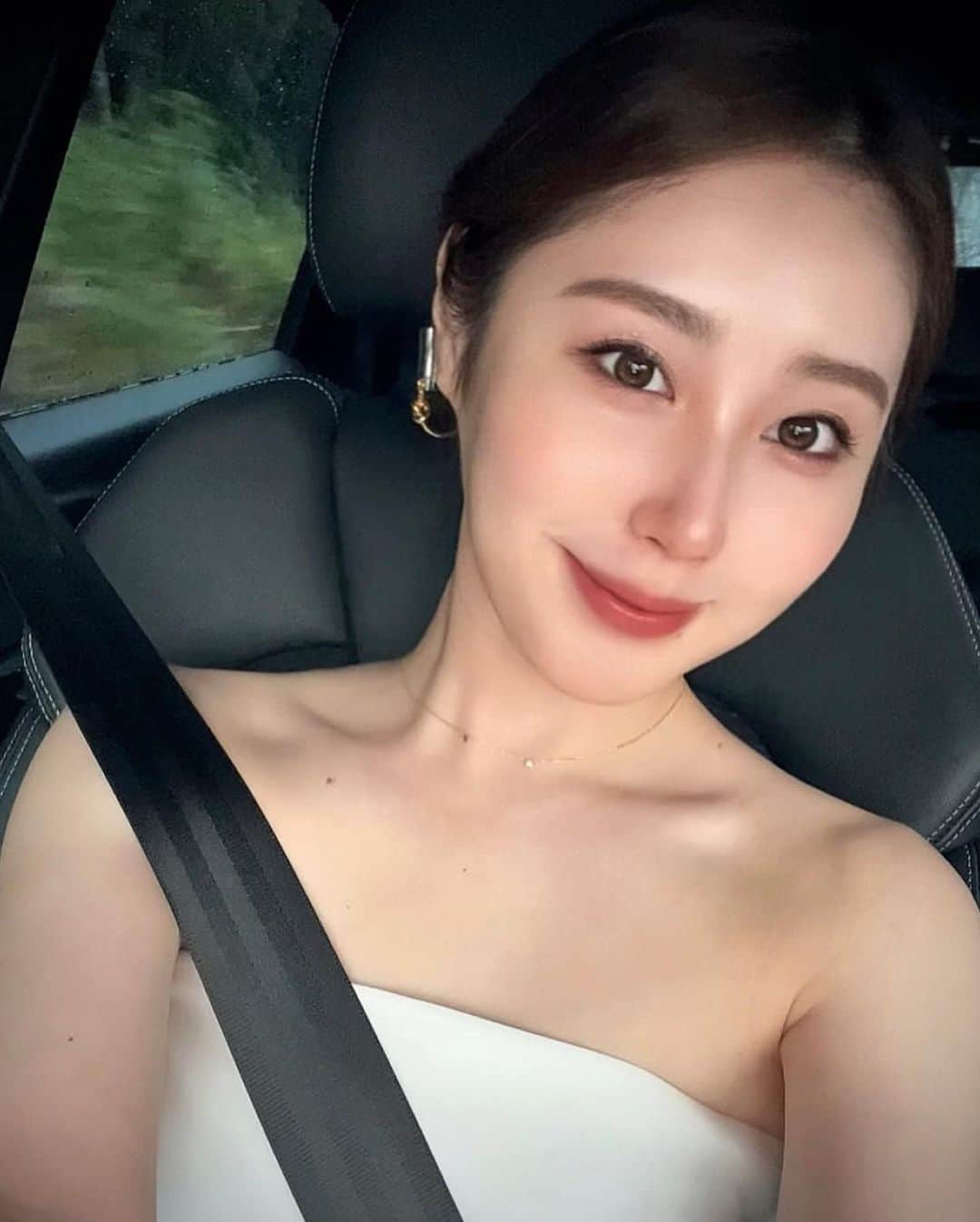 八尋莉那のインスタグラム：「もう25日🙂あっちゅーま😗 今年の夏も沢山大好きなスイカを食べれて幸せ🍉(今もむしゃむしゃしながら投稿している) 色んなところへ行ったよ✨ あとはプールに行きたいなー🙃 ・ #ZARA#ベアワンピ#東京#東京おでかけ#おやすみ#春服#夏服#行楽日和#アウトドア#アウトドア女子#ドライブ#お出かけ#アウトドア#outdoors#KOL#Weibo#車#ワンホンメイク#ワンホン#網紅」