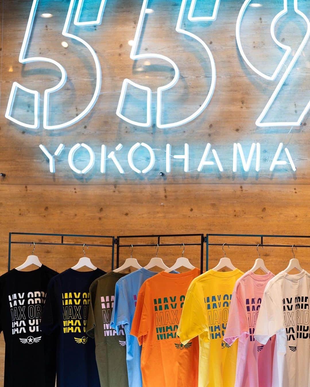 織戸学のインスタグラム：「☆本日19時から販売スタート☆  RIDOX 559 tee  過去最多8色での発売となっております！ 皆様のお好きな色をお選びください！  購入はこちら↓  https://130ryokohama.shop-pro.jp/?mode=cate&cbid=2558606&csid=0  @130ryokohama  @maaya_orido_559   #maxorido」