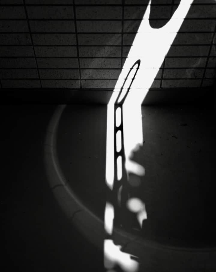 高野寛さんのインスタグラム写真 - (高野寛Instagram)「影と光」8月25日 21時36分 - takano_hiroshi