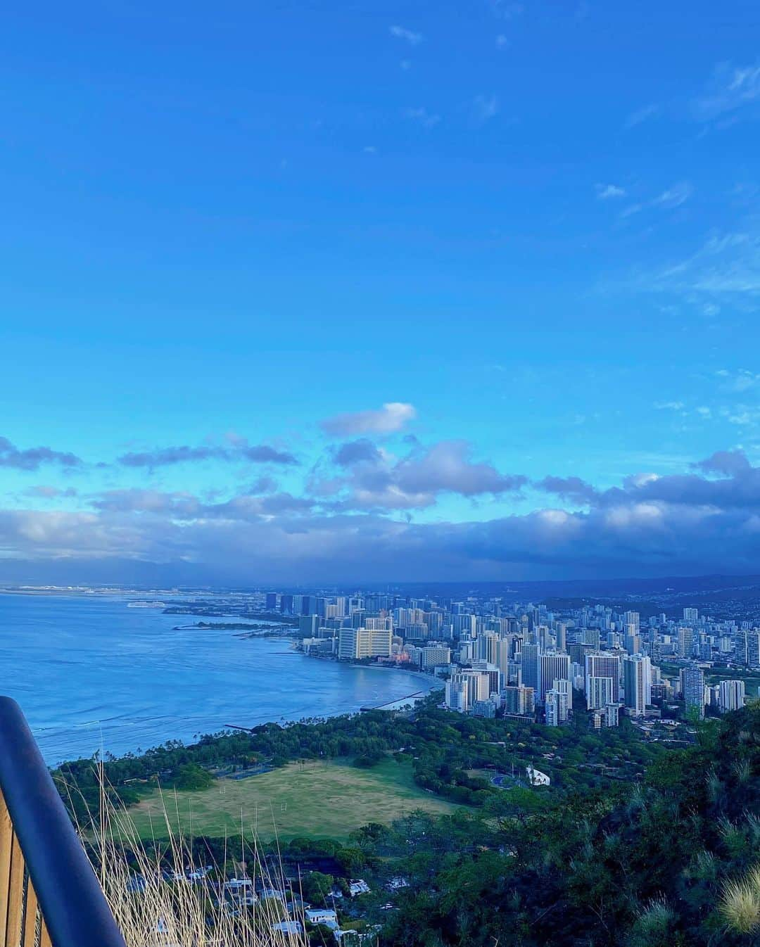 小嶋菜月さんのインスタグラム写真 - (小嶋菜月Instagram)「Diamond Head⛰️ . . #ダイヤモンドヘッド #四時半起き #朝日 #とても綺麗でした #☀️」8月25日 21時38分 - kojimanatsuki_offical