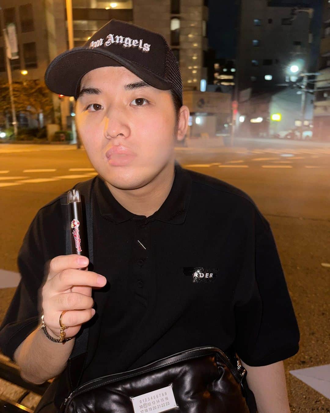がーどまんのインスタグラム：「ブラックマンだよ/MUSHROOM🍄 黒も可愛いやろシーシャが合うねん❤️‍🔥」