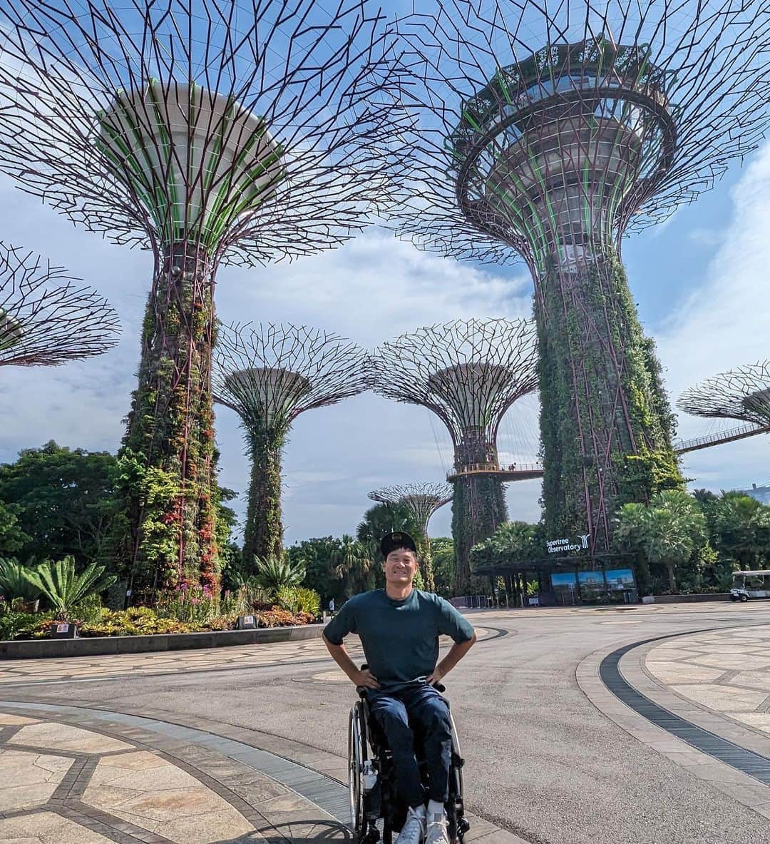 国枝慎吾さんのインスタグラム写真 - (国枝慎吾Instagram)「Shingopore☺️ 夏休みに初シンガポール行ってきました！コンパクトですし車椅子でも旅行しやすかったです👍おすすめ！ #シンガポール #車椅子旅行 #wheelchairtravel #しんごぽーる #singapore」8月25日 21時51分 - shingokunieda