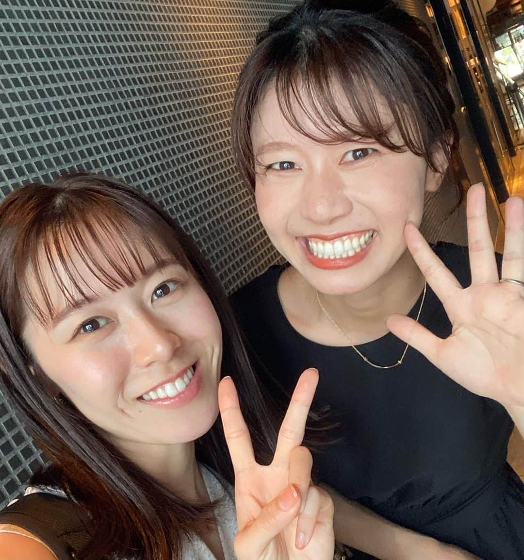 河谷麻瑚のインスタグラム：「.  石川テレビ時代の元同期アナウンサー😍　 加藤愛ちゃん✌️💕　 久しぶりにランチしました！　 　 石川テレビに同期入社して、　 今はそれぞれ地元でプロ野球の仕事して、、、　 人生ってオモロイな〜て話をしました🥹💕　 　 昨日のMBSラジオ・EXトラでも、　 愛ちゃんのこと少し話しています😍笑　 是非radikoタイムフリーで聞いてください☺️💖　 　  2枚目は2018年正月🎍　 リフレッシュで着物をきたときのもの😆若い🫰　 　 #石川テレビ#同期#久しぶりに同期メンバーに会いたい💕」