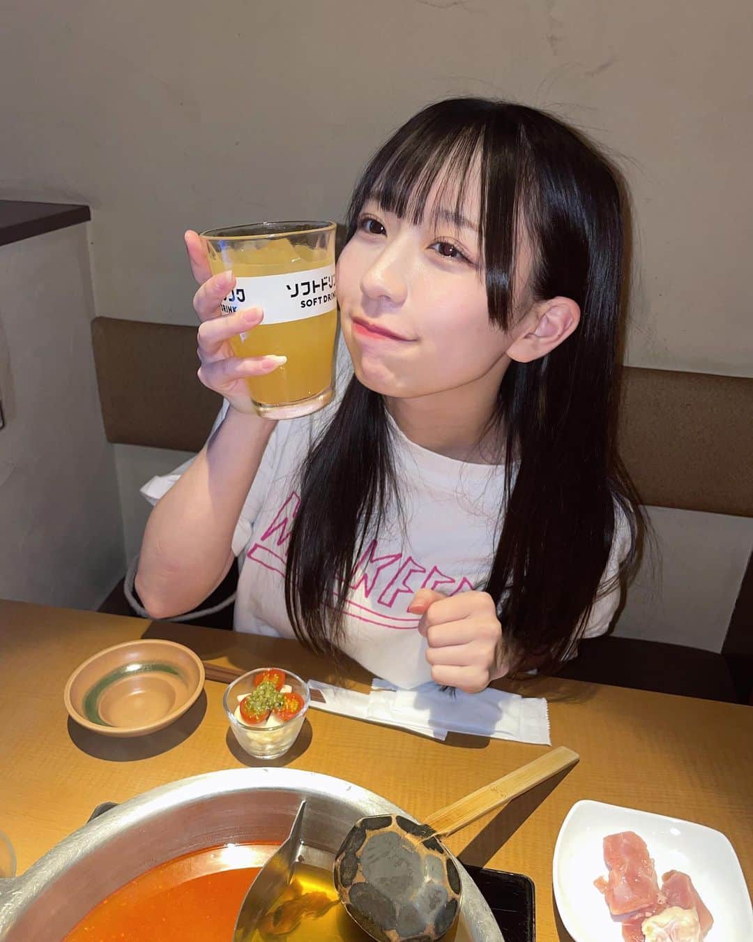 柳川みあのインスタグラム：「ママとごはん🤧🤧💕 いっぱいたべておなかぱんぱんだあ👶🏻」