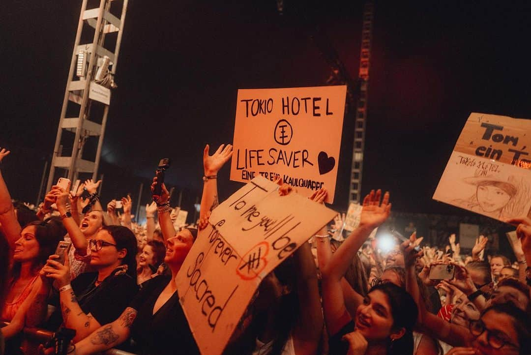 Tokio Hotelさんのインスタグラム写真 - (Tokio HotelInstagram)「Thank you Bochum! ❤️ 📸 @leonschlesselmann」8月25日 22時19分 - tokiohotel