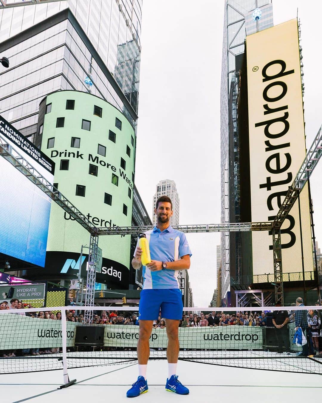 ノバク・ジョコビッチさんのインスタグラム写真 - (ノバク・ジョコビッチInstagram)「A Times Square takeover 🤩  @waterdrop & @djokernole are here to put sustainable hydration first 💧  @waterdrop | @waterdrop.sports | #partner」8月25日 22時32分 - djokernole