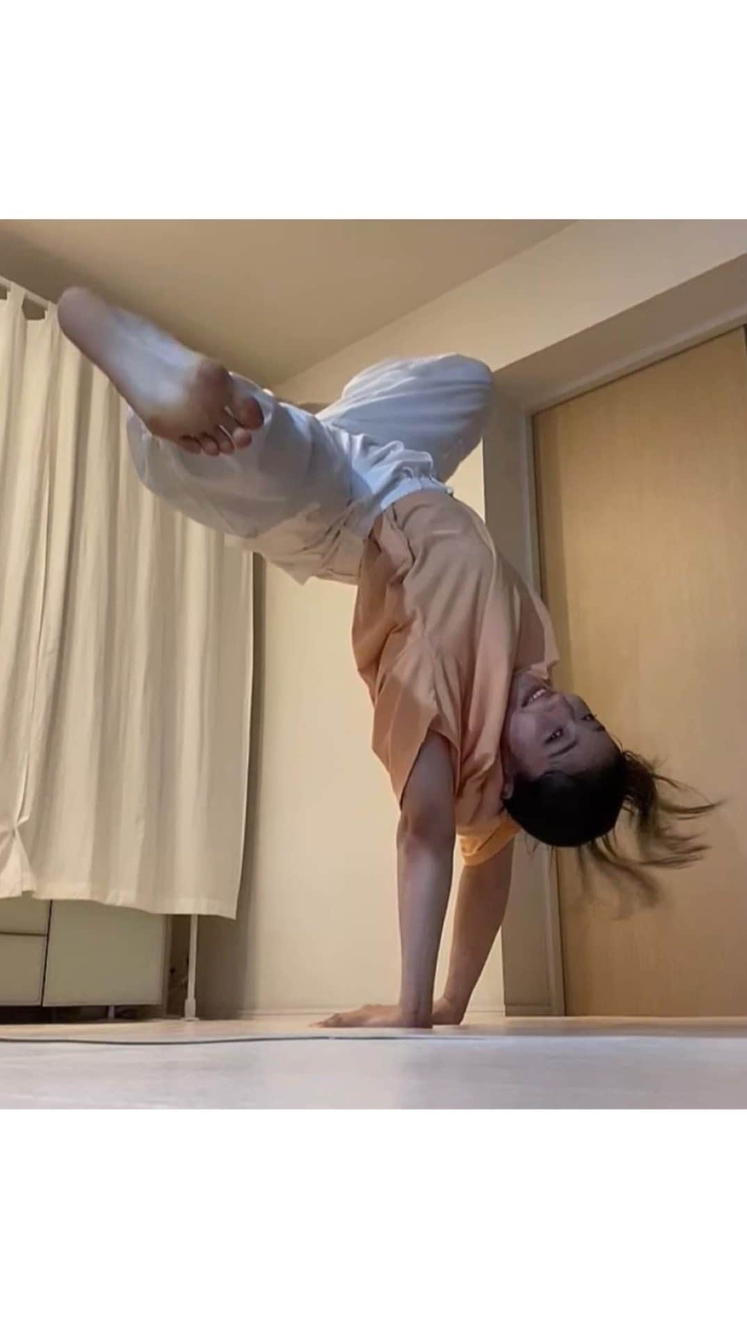 七瀬恋彩のインスタグラム：「みんな夏っぽいことしたー？？ #cocoa #bgirlcocoa #actress #action #artist #dancer #bgirl #breakin #breakdance #bboying #powermove #powermoves #acrobatics #hollowback #frezze #streetdance #longhair #fashion #vintagefashion #teddybear」